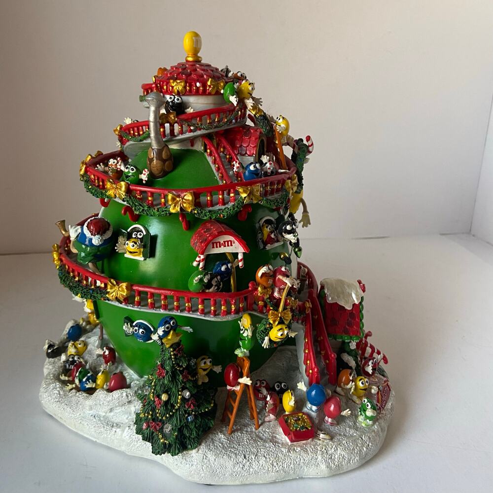 The Danbury Mint The M&Ms Christmas House Lighted Power Cord M&M No Box No Offer